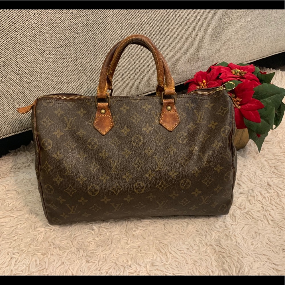 LOUIS VUITTON Speedy 35 Classic Bag— Vinta…